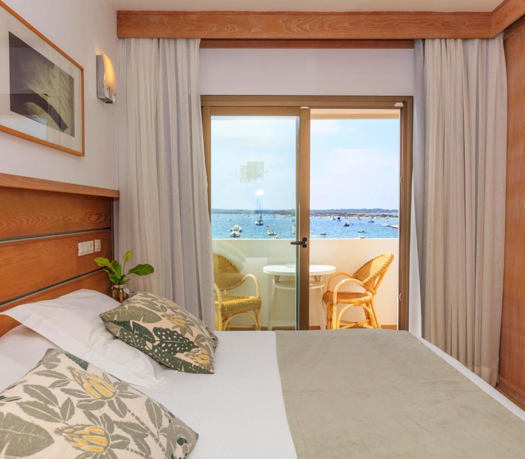 Hostal La Savina Ngoại thất bức ảnh