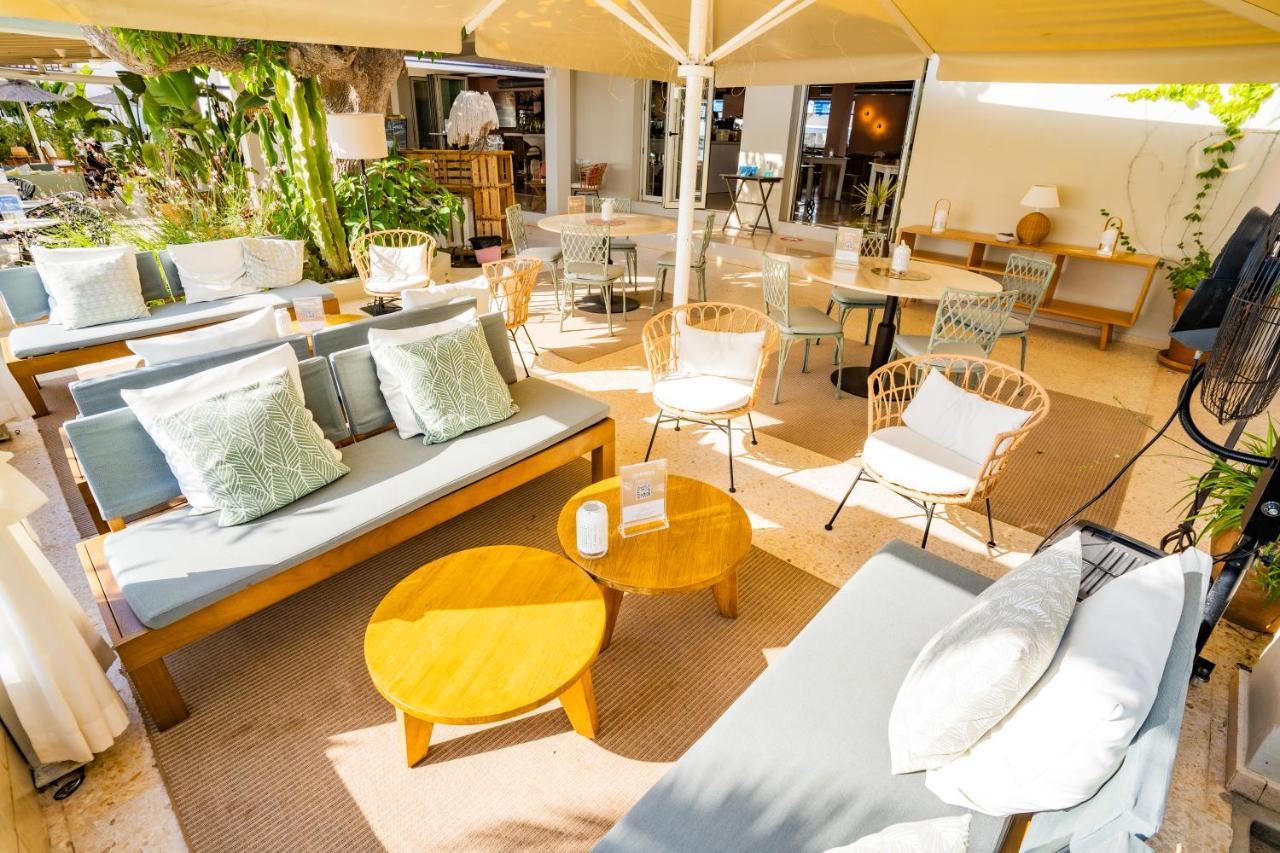 Hostal La Savina Ngoại thất bức ảnh