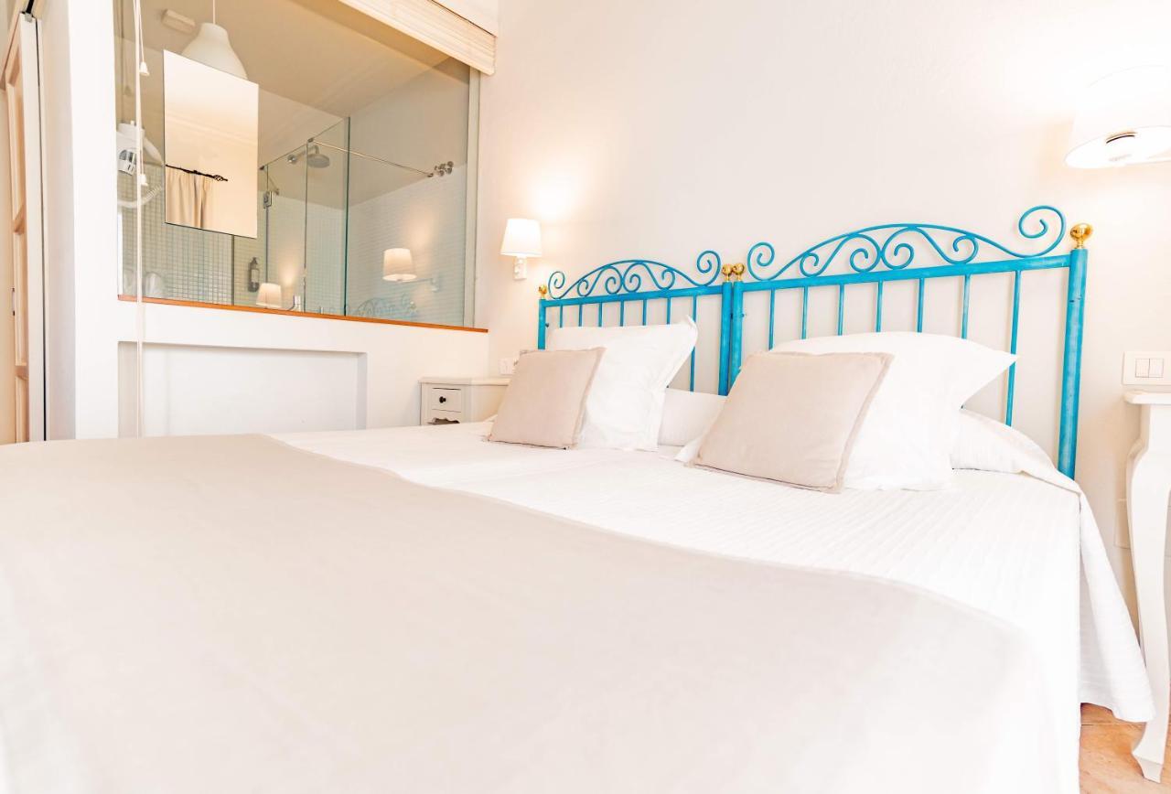 Hostal La Savina Ngoại thất bức ảnh