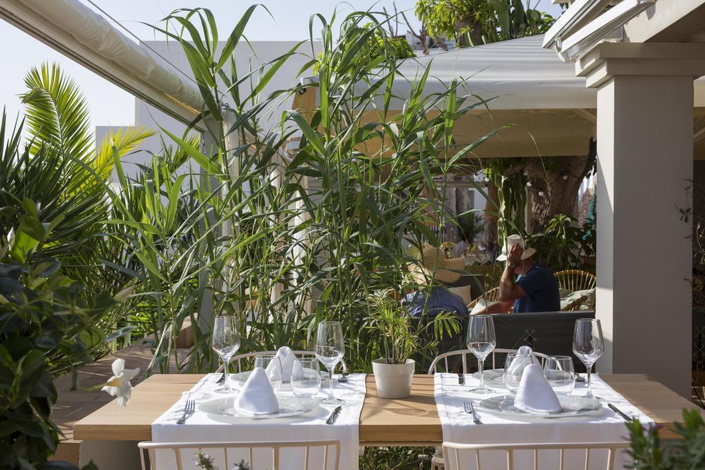 Hostal La Savina Ngoại thất bức ảnh