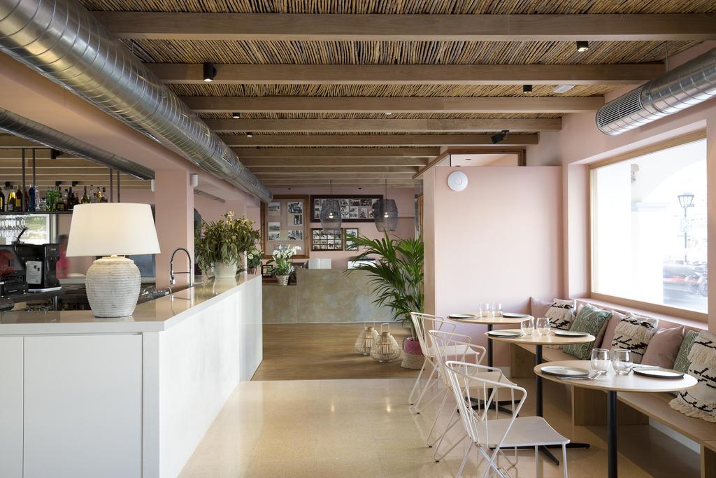 Hostal La Savina Ngoại thất bức ảnh